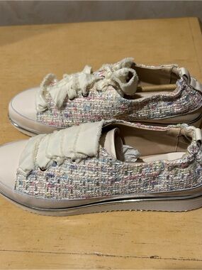 Ron white womens pastel tweed color fabric sneaker in size us 7.5 eu size 8